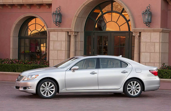 Lexus LS 2011 года